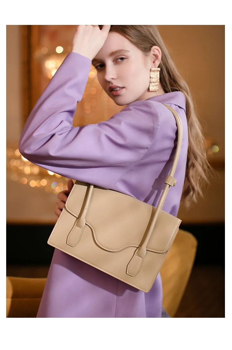 One-shoulder baguette